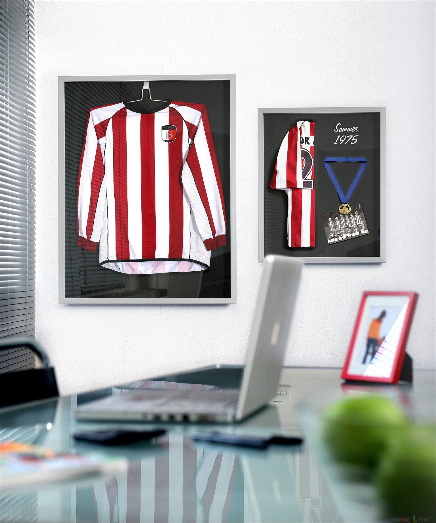 Nielsen wissellijst collagelijst voor het inlijsten van (voetbal) shirt of verzameling - VDD Stage Nielsen wissellijst collagelijst voor het inlijsten van (voetbal) shirt of verzameling - VDD Stage