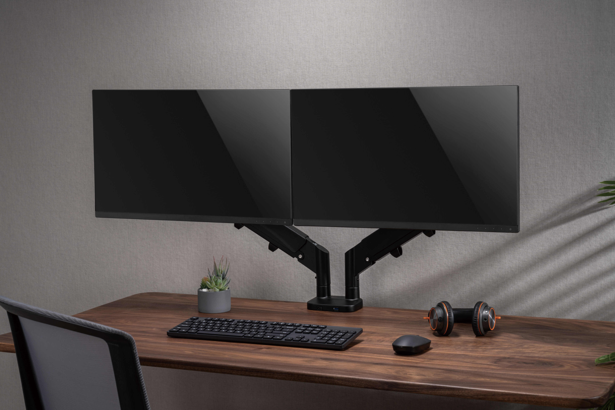 Monitorbeugel 2 beeldschermen gasveer - monitorarm - usb 3.0 en type c - draaibaar kantelbaar roteerbaar - VDD Stage Monitorbeugel 2 beeldschermen gasveer - monitorarm - usb 3.0 en type c - draaibaar kantelbaar roteerbaar - VDD Stage